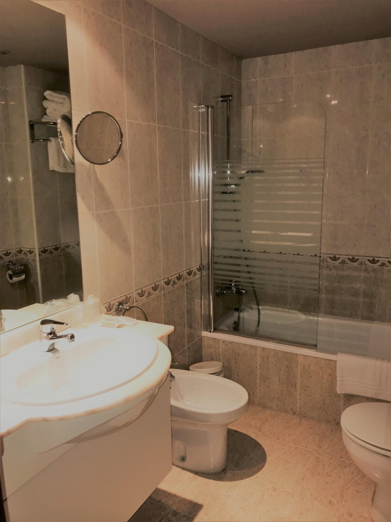 Hotel & Spa Niunit El Serrat Exterior photo