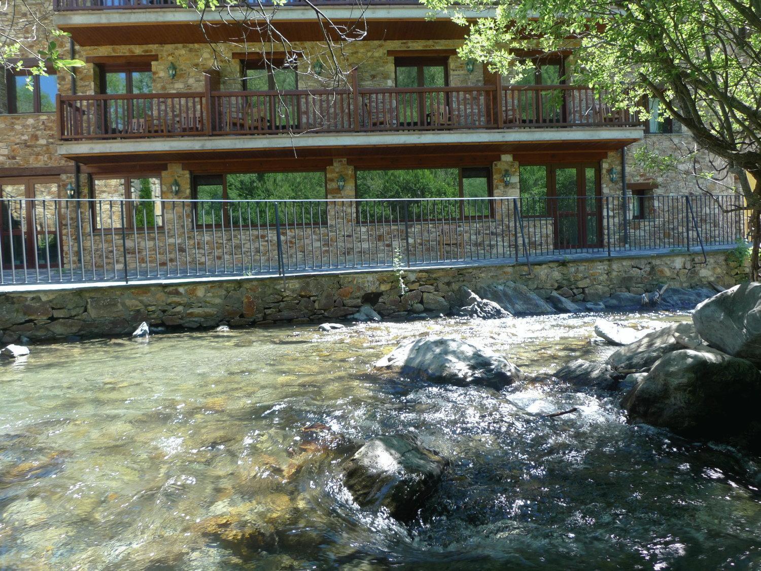 Hotel & Spa Niunit El Serrat Exterior photo