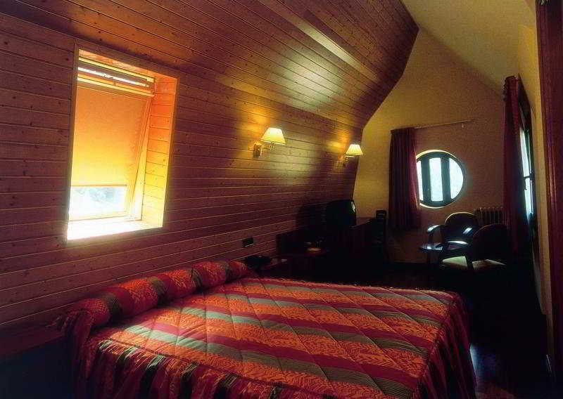 Hotel & Spa Niunit El Serrat Room photo
